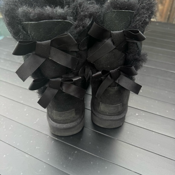 UGG Black Bailey Bow 2 Sheepskin-Lined Boots - Picture 13 of 14